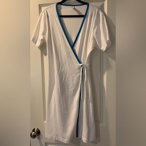 Landsend Vintage White Wrap Dress/Robe Women’s Size Medium
